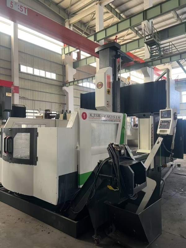 坤杰2518数控龙门，工作台2500/1600mm，门宽1800mm，.