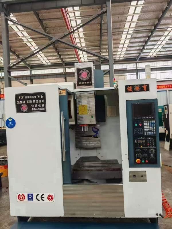 台湾省俊育V6加工中心，高速高精度，罗毅主轴12000转.