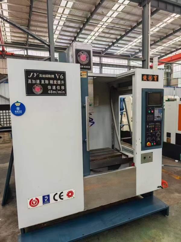 台湾省俊育V6加工中心，高速高精度，罗毅主轴12000转.