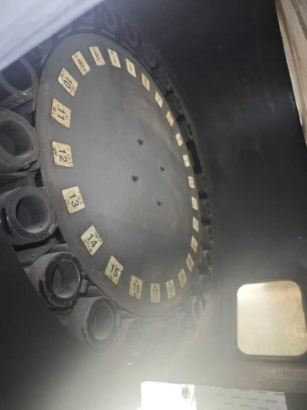 韩国斗山MYNX545加工中心. 三轴硬轨 /三轴行程1020X51.