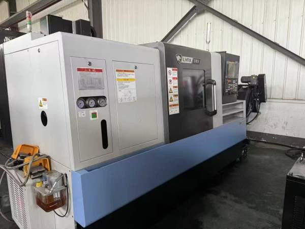 出售2023年斗山LYNX305数控车床、发那科Plus系统、10.