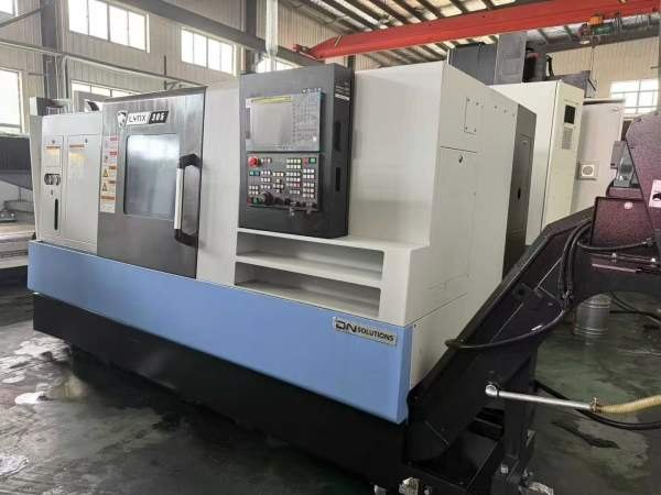 出售2023年斗山LYNX305数控车床、发那科Plus系统、10.