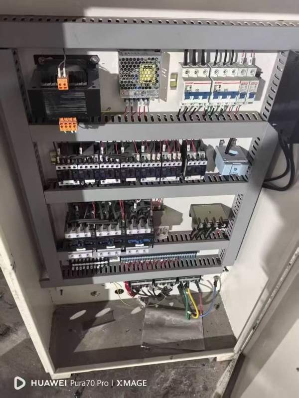 几乎全新，2024年10月沈阳一机重型卧车CW6118010米，.