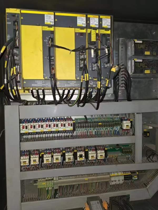 苏州纽威1806H加工中心三线轨工作台尺寸:1800800mm三.