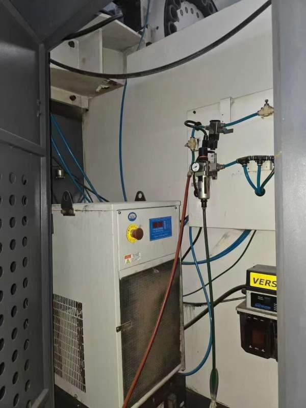 苏州纽威1806H加工中心三线轨工作台尺寸:1800800mm三.