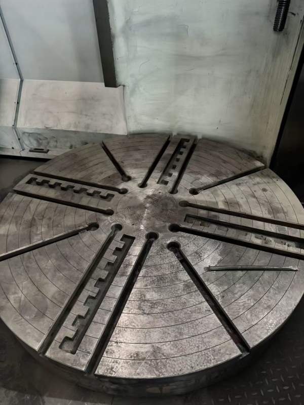 1号机。海通1.6米数控立车，卡盘直径1.5米，加工高度1.