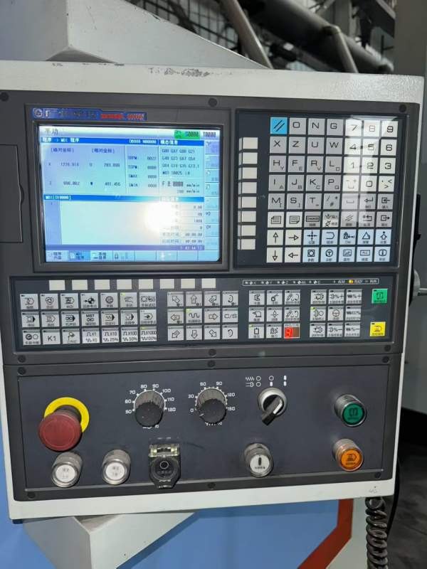 1号机。海通1.6米数控立车，卡盘直径1.5米，加工高度1.