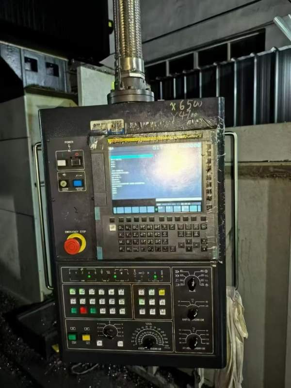 海天6047龙门，满配非标机门宽4.7米，高度2.5，Z轴行.