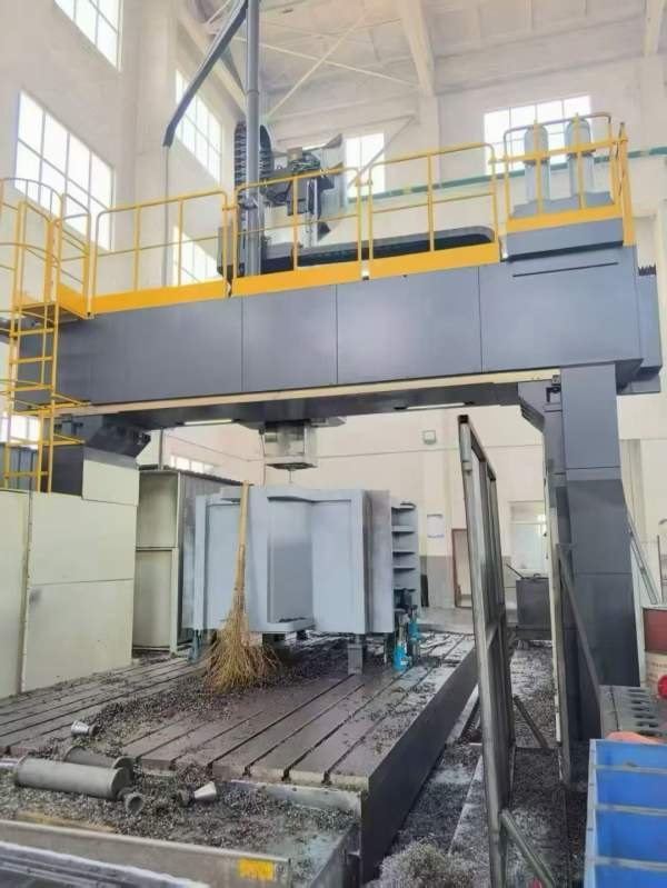 海天6047龙门，满配非标机门宽4.7米，高度2.5，Z轴行.