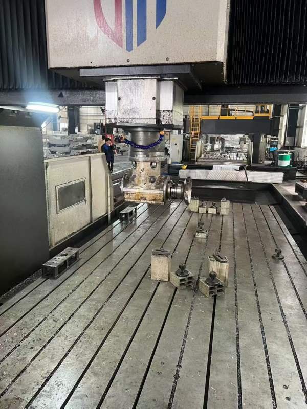 大恒3780数控龙门，工作台3000/8000mm，门宽3750mm，.