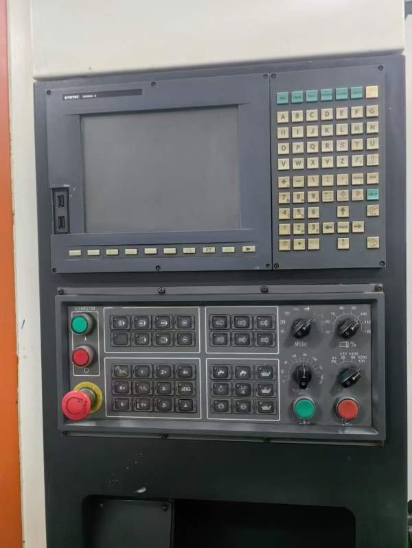 上海永硕1160立式加工中心三轴滚柱导轨.台湾新代200MA.