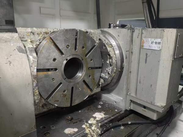 上海永硕1160立式加工中心三轴滚柱导轨.台湾新代200MA.