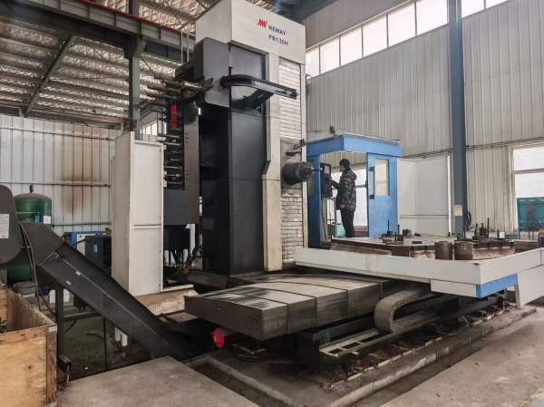 刚刚买下纽威PM130H数控镗床工作台2X2米三轴行程3X2X1.