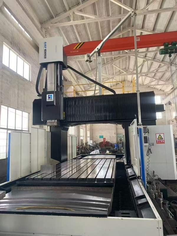 顶配南通国盛4028龙门加工中心，2022年10月设备，带全.