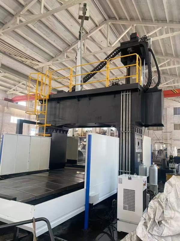 顶配南通国盛4028龙门加工中心，2022年10月设备，带全.