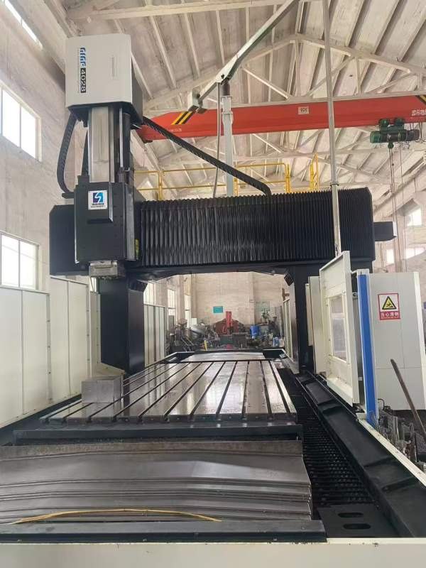 顶配南通国盛4028龙门加工中心，2022年10月设备，带全.