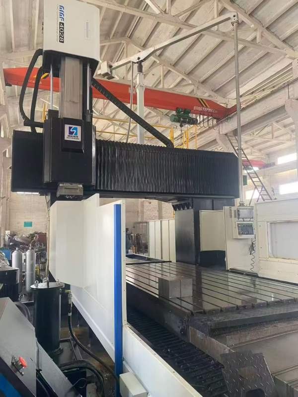 顶配南通国盛4028龙门加工中心，2022年10月设备，带全.