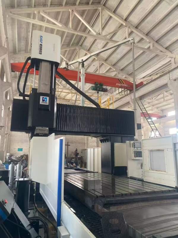 顶配南通国盛4028龙门加工中心，2022年10月设备，带全.