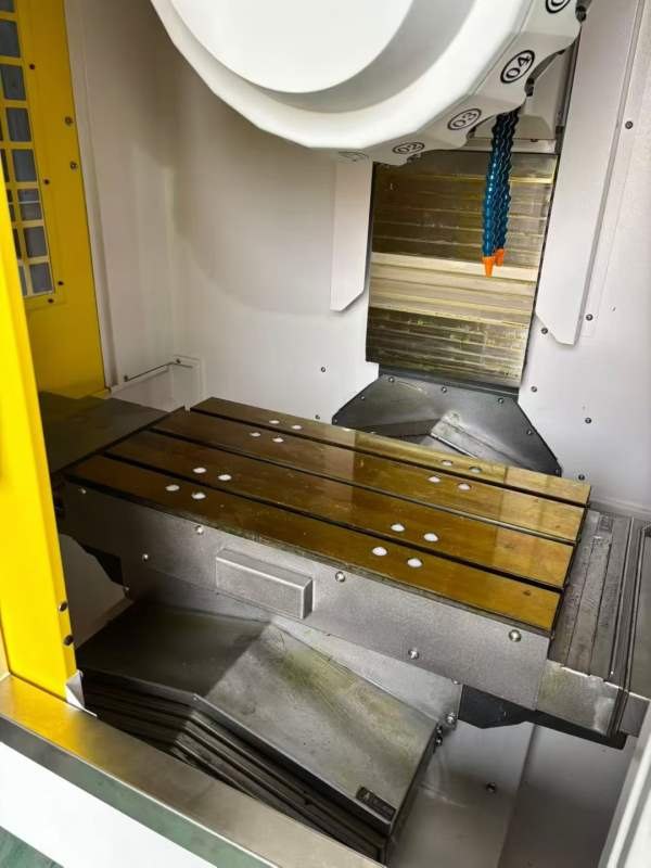 新到同款10台华创智能700钻攻中心，全套新代系统，200.