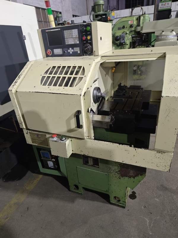 精品小数控车床给钱就卖