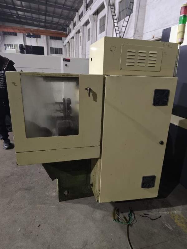 精品小数控车床给钱就卖