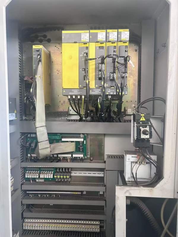 使用2000多多少友佳800A立加、发那科MD系统、三轴硬轨.