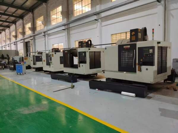 使用2000多多少友佳510A钻功、发那科MD系统、BT30主轴.