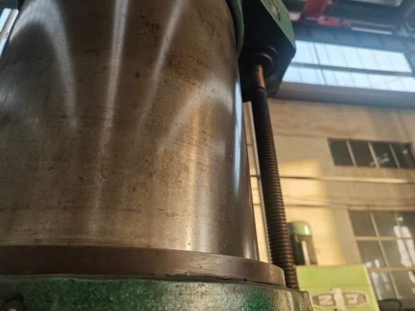 处理一台自贡3050摇臂钻，非常少用，接电干活