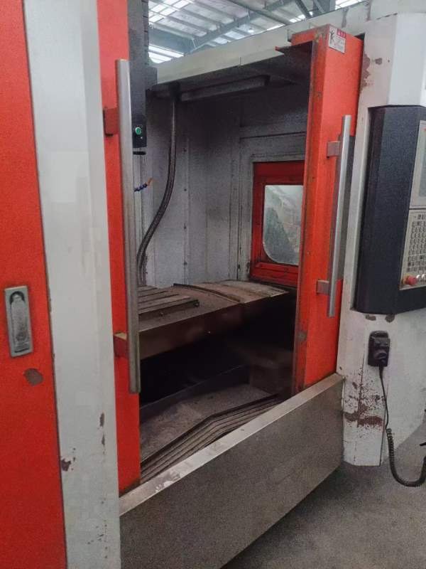 处理两台华佑V8加工中心，新代系统，三轴上银滚柱线轨.