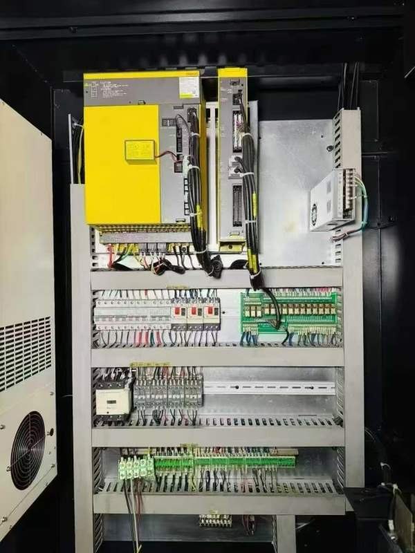 特价几万块准新南京新浙850加工中心.发那科MFplus系统.