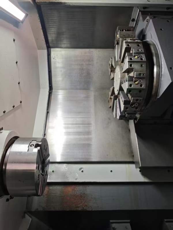 威亚E200C数控车发那科系统，8寸液压卡盘，12工位伺服.