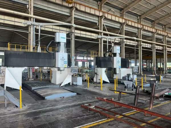 同款两台宁波海天HTM-28数控龙门，工作台2000/300mm，.