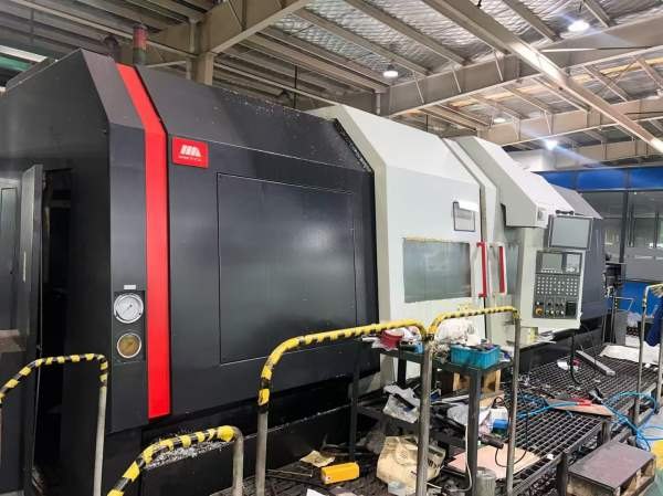 沈阳数控63300斜身车。15寸液压卡盘，12工位刀架，加.