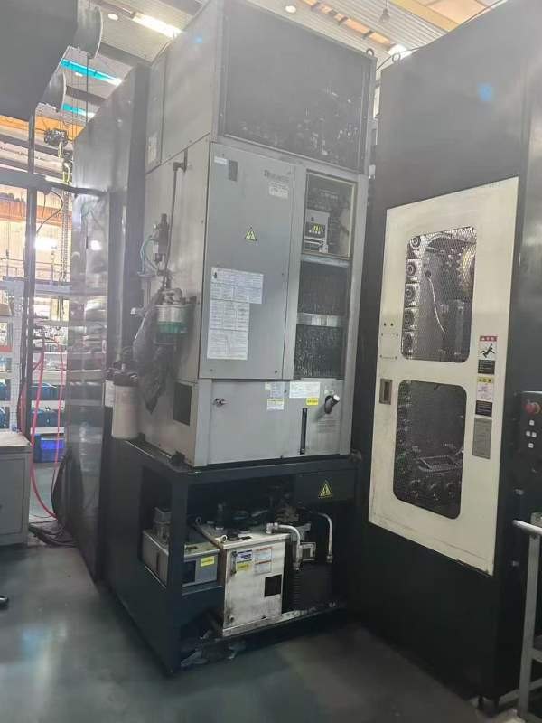 牧野2013，工作台旋转，工作台2.2/1.3米