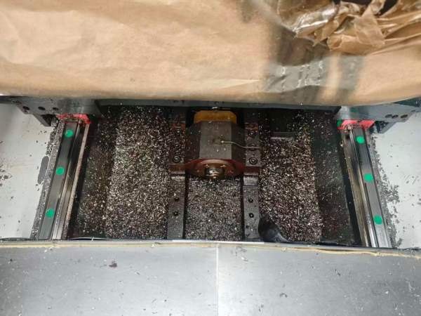 刚买两台斗山515加工中心，带中心出水，行程相当于1米.