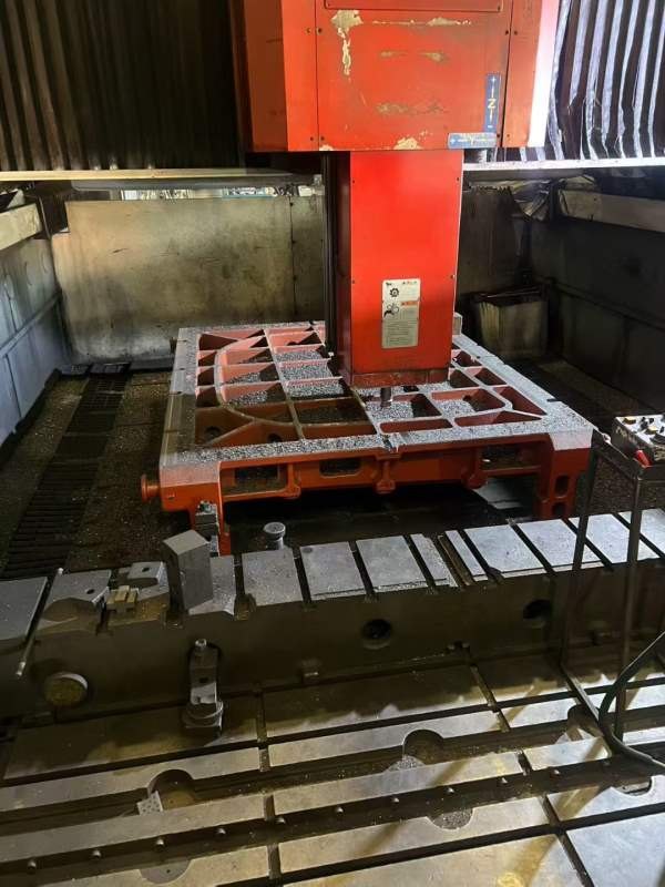 亚威LG6030数控龙门加工中心，工作台2800/6000mm，门.