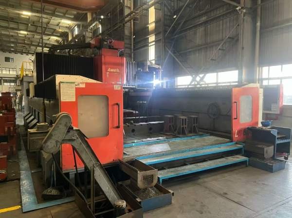 亚威LG6030数控龙门加工中心，工作台2800/6000mm，门.