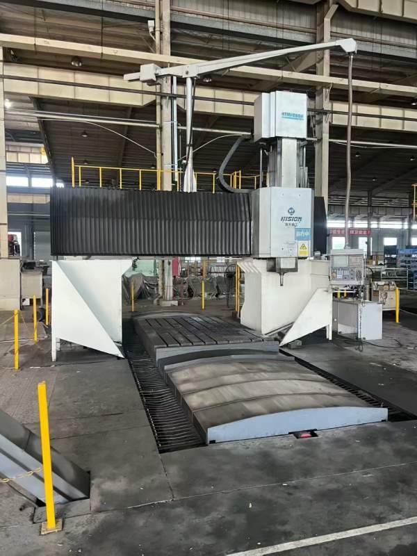 广东工厂刚买两台重型3米海天HTM-28数控龙门，工作台2.