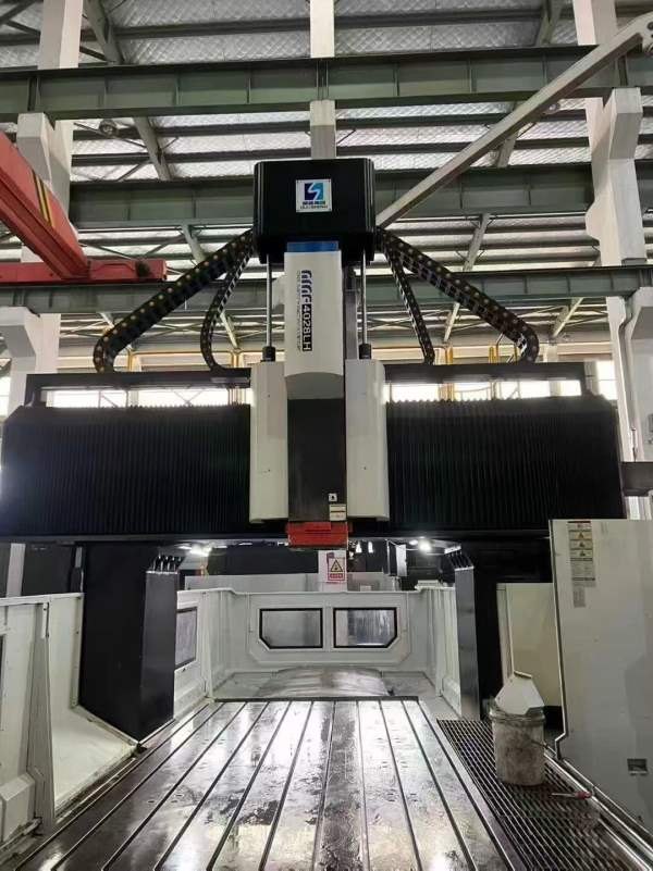 到货一台，南通国盛产，4028龙门加工中心，工作台2000.