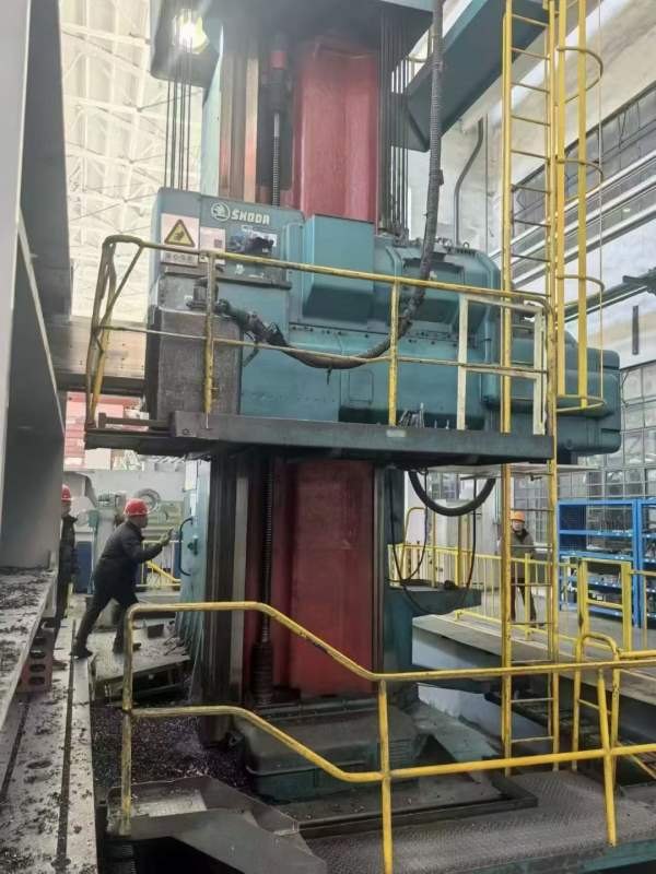 斯柯达250落地镗床，加工高度4.5米，加工长度13米，滚.