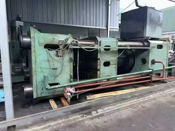 徐州1000吨液压机，台面1.61.6，开口1.5米，油缸行程9.