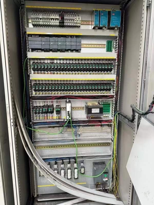 全新1600吨快速锻造油压机，工作台13501400，电机功率.