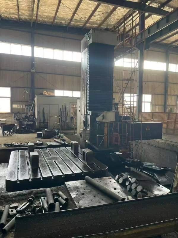 刚买下，全款已付青岛腾辉6913数控落地镗，行程：36米.