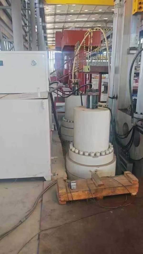 5000吨液压机，全新机在位试机出售。