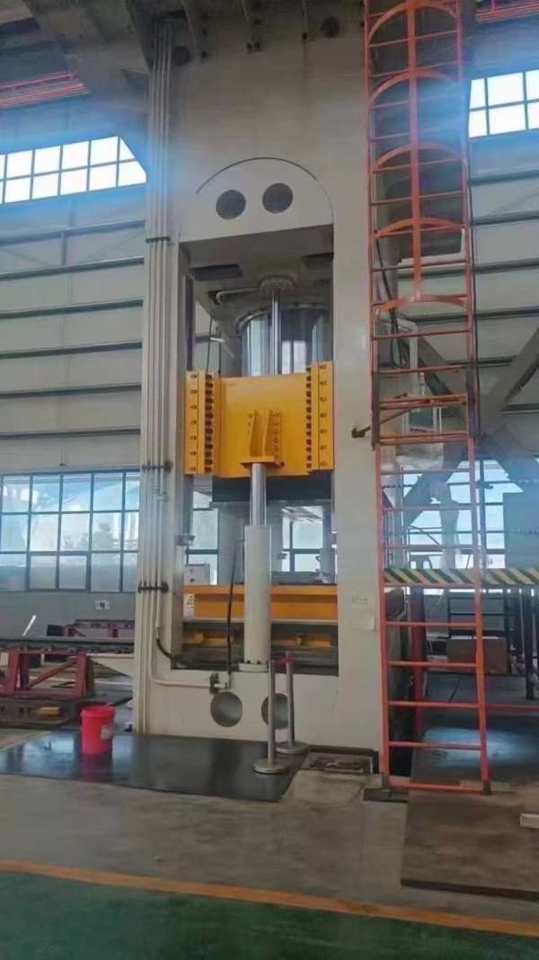 5000吨液压机，全新机在位试机出售。