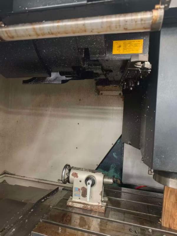 斗山655加工中心一台，成色很好，bt40主轴带四轴，阿.