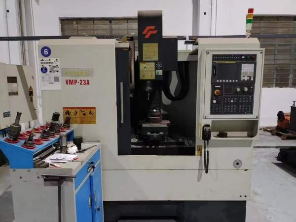 刚刚买下一批友佳立加、全部只使用3000小时左右、800A.