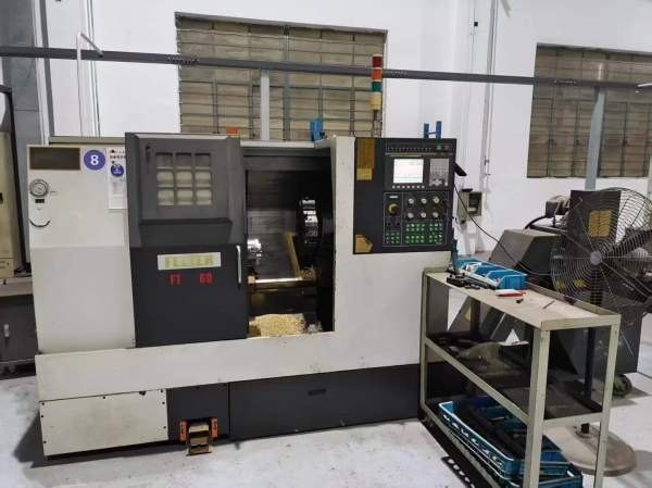 刚刚买下一批友佳立加、全部只使用3000小时左右、800A.