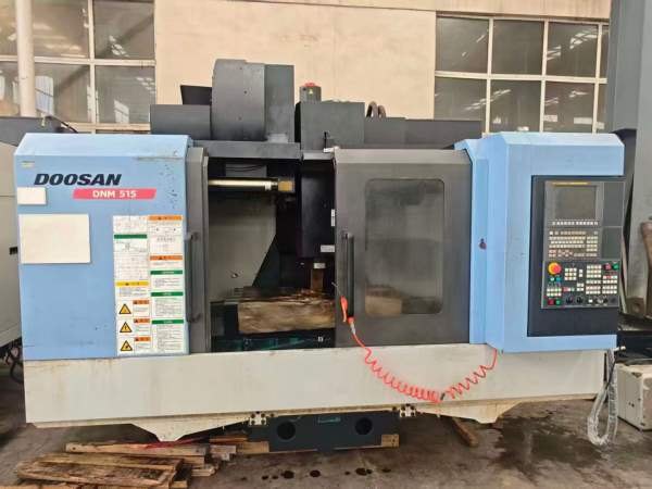 斗山515加工中心同款2台，带中心出水，行程相当于1米.