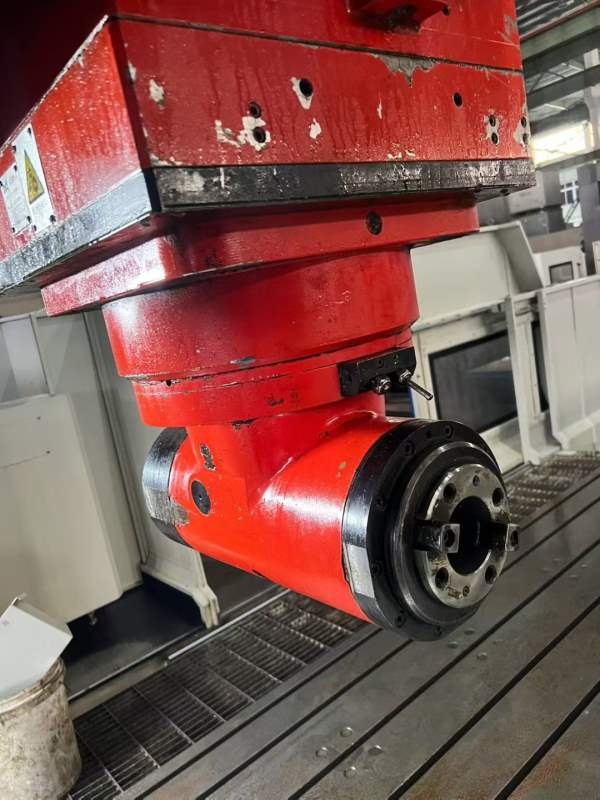 刚刚到货南通国盛4028龙门加工中心，工作台2000/4000m.